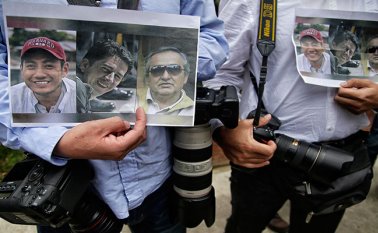 Los integrantes del equipo periodístico fueron secuestrados y luego asesinados por disidentes comandados por alias 'Guacho'.  Colprensa