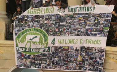 La Consulta Anticorrupción arrancó con el respaldo de más de cuatro millones de colombianos y después de ser avalada por el Congreso, fue convocada para el 26 de agosto por el presidente Juan Manuel Santos. Colprensa