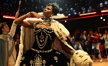 Esta serie está ambientada en los años ochenta en las calles y centros nocturnos de Nueva York. Colprensa