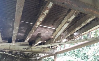 La estructura es un pontón metálico ubicado en la salida del centro poblado de Petrólea en la vía Tibú – Astilleros. Cortesía