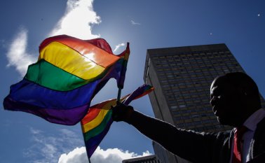 El informe denuncia que en 2017 se registraron 60 amenazas contra personas LGBTI (11 más que en 2016). Colprensa
