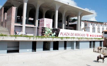 A la fecha, el nuevo casco urbano ya cuenta con 56 negocios de comercio, plaza de mercado, parque principal, Centro Administrativo Municipal, acueducto y vía de acceso al municipio de 8,8 kilómetros. Archivo