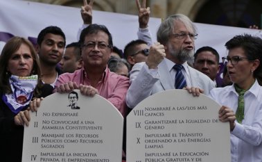 El excandidato presidencial, Gustavo Petro, quien estará en el Senado de la República desde el 20 de julio, se autoproclamó ya como el líder de la oposición al nuevo mandatario, Iván Duque. Archivo