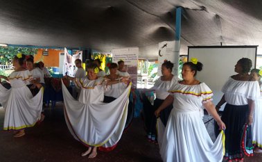 El evento se amenizó con una danza a cargo de las mujeres de Amucic La Opinión