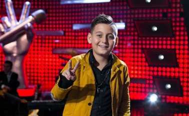 Su carisma, sus ojos verdes y su voz se robaron, no solo la atención de los jurados de 'La Voz Kids', sino también a ese exigente público. Archivo