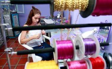 Con este emprendimiento, la empresaria ha logrado generar cuatro empleos constantes y dos más en tiempos picos de producción. Mario Caicedo