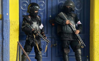 El hostigamiento a la iglesia comenzó tras un ataque de policías y paramilitares a UNAN. AFP