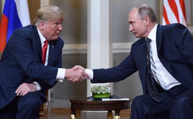 Diplomáticos y analistas temen que el presidente estadounidense haga una serie de concesiones a Putin. AFP