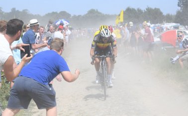 De las cuatro principales dificultades de la jornada, la subida inédita del Glières es la única clasificada fuera de categoría. AFP