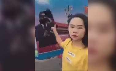 Dong Yaoqiong, de 28 años, difundió el polémico video 4 de julio en Twitter. Captura de video