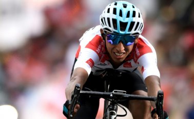 El colombiano tiró de sus compañeros Froome y Thomas hasta cinco kilómetros antes de meta en que ambos atacaron. AFP