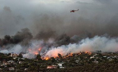 La mayoría de las víctimas se registraron en Mati, donde hay numerosas viviendas rodeadas de bosques de pinos. AFP