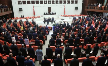 El texto permite a las autoridades continuar con las purgas políticas durante otros tres años. AFP