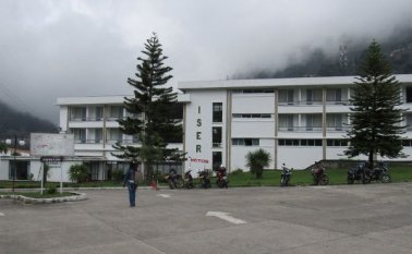 El exrector del Iser incumplió con el pago de la construcción de un techo, entre otros. Archivo