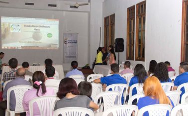 En la Biblioteca Pública Julio Pérez Ferrero se presentaron los proyectos. Alfredo Estévez / La Opinión