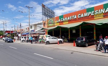 El supermercado funciona en el barrio San Luis desde hace un año y medio. La Opinión