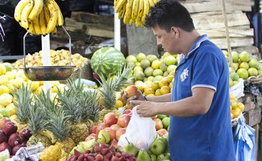 Los alimentos registraron una variación del -0,56%. Archivo La Opinión