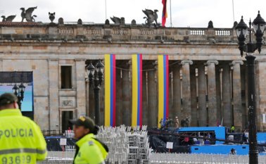 En la Plaza de Bolívar se cumplirá la ceremonia central de la posesión de Iván Duque Márquez como nuevo presidente de Colombia, a quien el presidente del Senado, Ernesto Macías, le tomará juramento. Colprensa