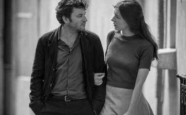 ‘Amantes por un día’ es una irreverente autobiografía de Garrel, donde además actúa su hija Esther. Colprensa