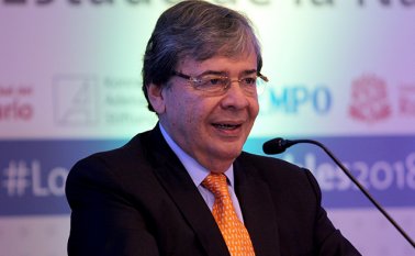 Carlos Holmes Trujillo hizo el anuncio en rueda de prensa.
Archivo Colprensa