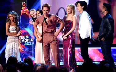 ‘Riverdale’ es una serie de televisión de drama y misterio. AFP