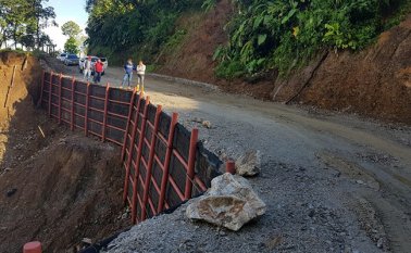 A pesar de las lluvias en la región siguen las obras.  Cortesía