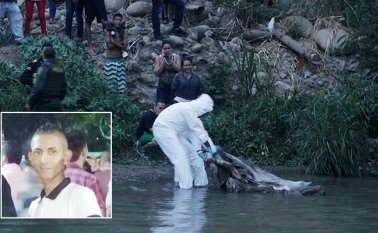 El cadáver fue trasladado al Instituto de Medicina Legal. Cristian Herrera / La Opinión