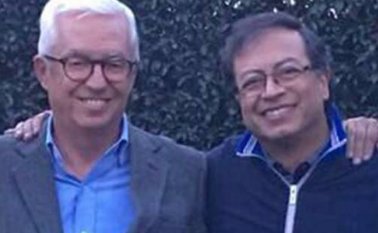 Los senadores Jorge Robledo y Gustavo Petro, aparecen muy sonrientes luego de limar asperezas. Especial