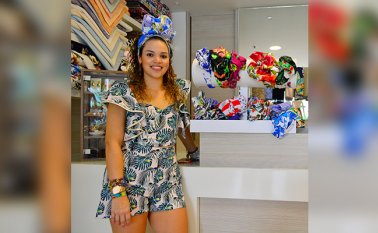 Marcela Román se ha dedicado a diseñar turbantes para todas las ocasiones. Édgar Cusgüen Olarte / La Opinión