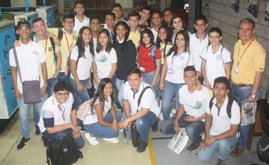 Estudiantes de la Fesc. La Opinión