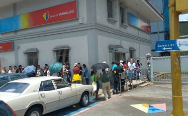 Hay escepticismo entre la población por el cambio de cono monetario, y las medidas económicas declaradas por el presidente Nicolás Maduro. Cortesía