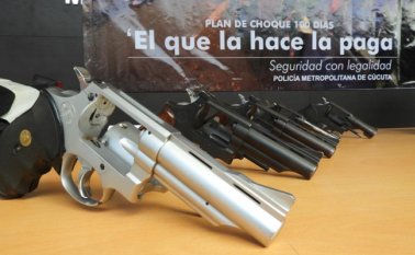 La aplicación del plan ‘El que la hace la paga’ durante estos días también dejó la recuperación de 24 motos y 10 vehículos, así como la incautación de 17 armas de fuego. Policía Nacional