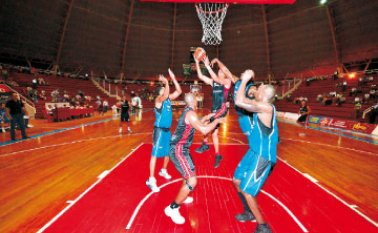 Juan P. Bayona / La Opinión