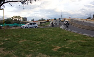 Una de las preocupaciones de la comunidad es el mantenimiento del prado una vez entregada la obra. 
 Alfredo Estévez / La Opinión