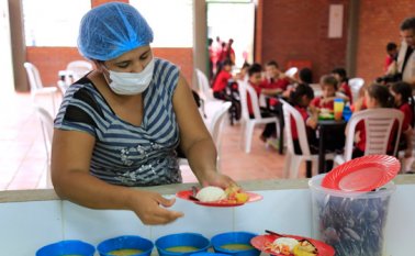 Uno de los hallazgos encontrados por la Procuraduría Provincial fue la destinación de raciones de alimentos a colegios y fundaciones privadas, cuando el objeto del contrato decía claro que era para estudiantes de colegios públicos. Archivo La Opinión