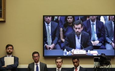 Jack Dorsey compareció ante el Comité de Inteligencia del Senado sobre las acusaciones de injerencia extranjera en las campañas electorales mediante las redes sociales. AFP