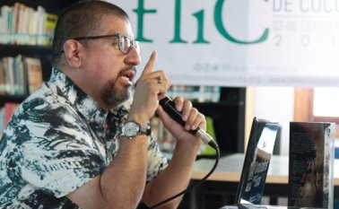 Un recorrido por la novela gráfica propuso el escritor Óscar Pantoja, invitado a la Fiesta del Libro de Cúcuta.
 Mario Franco