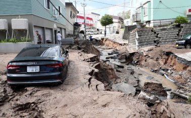 2,95 millones de hogares se quedaron sin electricidad después del terremoto. AFP