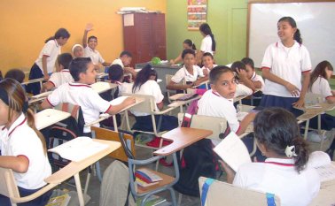 Con estrategias como Escuela nueva los niños pueden tener garantizado su derecho a la educación. Archivo