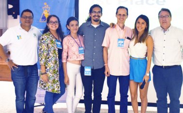 Mauricio Enrique Sotelo Barrios(director de MacondoLab Cúcuta y líder del evento), Ana Gabriela Villamizar Roncancio, Lilia Carolina Atala, Michell Karlomagno Lugo, Diego Rueda, Wendy Ramírez (facilitadora internacional) y Jorge Luis Gutiérrez, director comercial de La Opinión. Cortesía