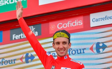 A falta de la etapa decisiva del sábado, Yates aventaja en 1:38 a Valverde y en 1:15 a Kruijswijk. AFP