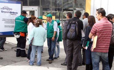 La falta de empleo es la principal preocupación de los colombianos, según la encuesta de Invamer. Archivo