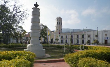 Los desplazados están buscando un alojamiento temporal que el gobierno local, departamental y nacional no les garantizó. Colprensa