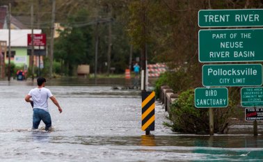Los meteorólogos del NHC, con sede en Miami, destacaron que se mantiene un aviso de "inundaciones repentinas" AFP