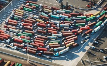 Contenedores de envío en el puerto de Los Ángeles (Estados Unidos). China impondrá un adicional de 60.000 millones en aranceles sobre las importaciones de EE.UU., en represalia a 200.000 millones en aranceles a las importaciones chinas establecidos por el presidente de los EE.UU AFP