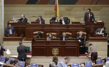 Gustavo Bolívar cuestionó el aumento del presupuesto de Defensa en vez de subir los recursos para educación y para otros programas sociales. Colprensa