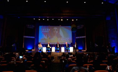 En Bogotá se llevó a cabo el Festival Ideas al Barrio es una iniciativa cultural y urbana que rescata al barrio como protagonista de la capital colombiana, fue posible gracias a la Cámara de Comercio y sus programas de emprendimiento, entre otros promotores. Presidencia