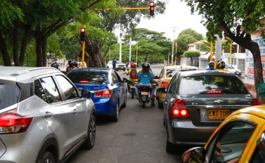 Son 25 intersecciones semafóricas ya existentes. Archivo La Opinión