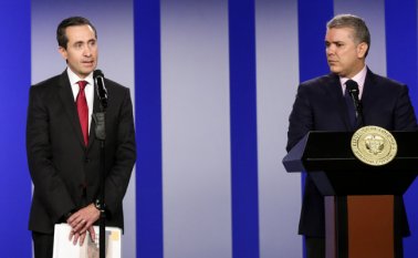 Vicepresidente del Banco Mundial, Jorge Familiar, y El presidente de la República, Iván Duque.  Colprensa