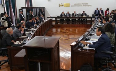 en la comisión primera del senado avanza la discusión del proyecto de Reforma Política presentado por el Gobierno y al cual se le han adherido algunas de las propuestas radicadas por otros sectores. Colprensa